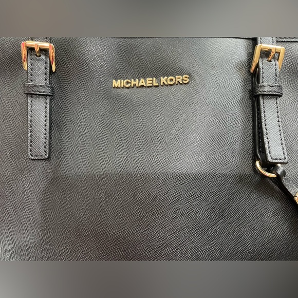 Michael Kors Jet Set Medium Travel Saffiano Leather Tote - Black 30T5GTV… - Picture 9 of 16